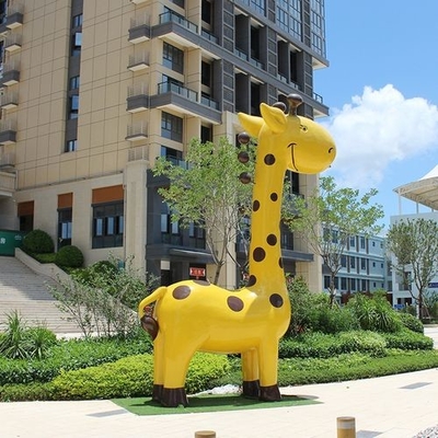 Outdoor Resin Giraffe Sculpture Cartoon Animal Sculpture Customized