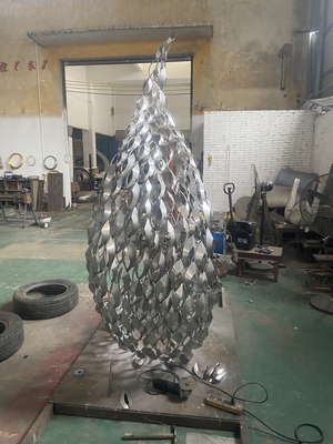 Escultura abstrata de aço inoxidável personalizada Escultura decorativa de piscina