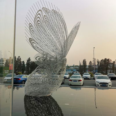 Escultura de aço inoxidável tecida tubo do fio da escultura da fonte de água do metal da borboleta