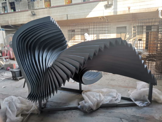 Onda que dobra o metal exterior Art Sculpture, escultura de aço inoxidável do metal da instalação da associação